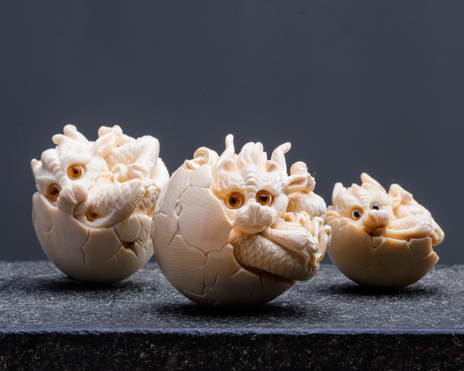 【龍蛋】 精選爆滿紋原色牙料，蟲蟲大師手工精雕，猛犸牙多少錢一克？